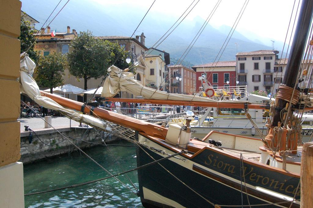 Casella'S Apartments Malcesine Bagian luar foto